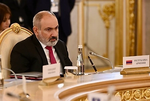 Пашинян заявил, что только народ Армении может выбирать — быть в ЕАЭС или ЕС