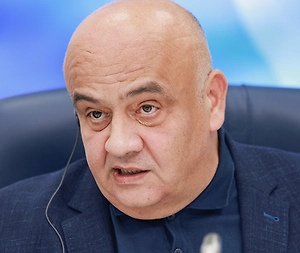 Я думаю, что основная часть дипломатов, по крайней мере члены их семей, на всякий случай они, конечно же, выехали. Но политически таких заявлений они делать не стали. То есть, по сути, Каллас права, но Украина, как всегда, по-своему всё вывернула. Я просто исхожу из человеческого инстинкта самосохранения.