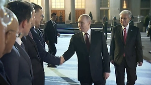 Путин завершил визит в Казахстан, Токаев проводил его в аэропорту