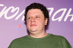 Ударился головой и потерял память: Актёр Евгений Кулик попал в больницу во Вьетнаме
