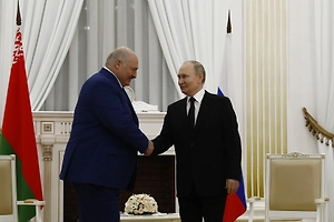 Гадают в бессильной злобе: В Европе раскрыли, как закрытые переговоры Путина и Лукашенко взбесили Киев