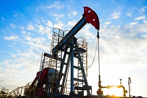 Иран заблаговременно сократил добычу нефти, чтобы избежать переполнения хранилищ