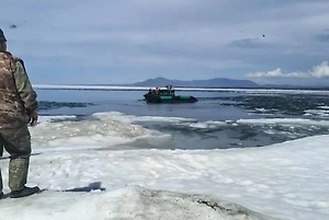 Катер на Байкале мог перевернуться из-за капитана, перепутавшего педали