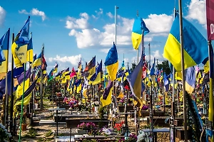 На Украине начали хоронить в два ряда из-за критических потерь ВСУ