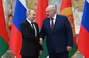 Лукашенко: РФ и Белоруссия готовы защищать Отечество от Бреста до Владивостока