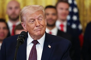 Дипломатия дипломатией, а санкции — по расписанию: Трамп продлил ограничения против руководства Белоруссии