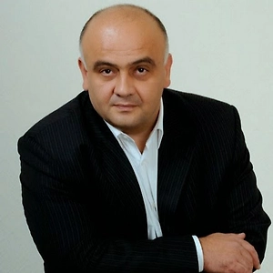 Для них это не имеет абсолютно никакого значения. Все потерянные территории для них считаются чужими. И все люди, проживающие на этих территориях, вне зависимости от того, украинцы они, русские, греки, армяне, — им на это наплевать. Поэтому они с такой лёгкостью наносят удары ночью, понимая, что там будут находиться дети. Учебный год не завершён, но там живут дети. Они сознательно нанесли этот удар.