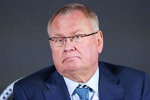 «А вы аплодисментов ожидаете?»: Глава ВТБ рассказал анекдот о состоянии экономики России