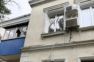 В Новороссийске обломки дронов ВСУ повредили остекление в двух жилых домах