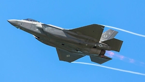 В Польшу прибыли первые три истребителя F-35 из США