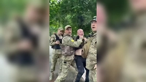  В Одессе очевидец попытался остановить бусификацию и получил газом в лицо