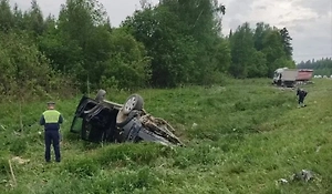 Женщина и трое детей погибли в ДТП с нерасчитавшим погоду грузовиком в Прикамье