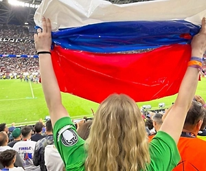 «Французский триколор по частям»: Жена Сафонова раскрыла секрет флага РФ на матче ПСЖ