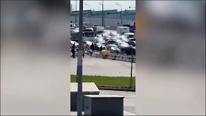 Появилось видео ДТП с 14 машинами и грузовиком на МКАДе
