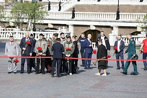 В Москве дали старт акции «Огонь памяти» — частицы Вечного огня поедут в регионы и за рубеж