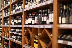 Петербург решил не закрывать магазины с алкоголем по примеру Вологодской области