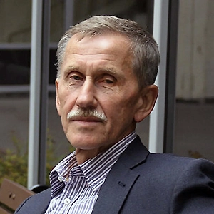 Один из первых актов, которые венгры приняли, — это отдали деньги. Но это идёт вразрез с их прежними заявлениями. Перед этим они горячились, говорили о правах венгерского населения на Украине, но всё это как-то осталось за рамками. Не прозвучало ничего о том, что получили взамен венгры. По идее, следовало бы ожидать условий возвращения денег — ведь деньги поступили в страну незаконно.