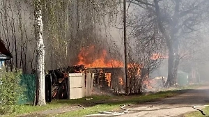 Четыре жилых дома повреждены в ходе пожара в Брянской области

