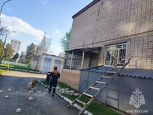 МЧС не обнаружило людей под завалами после обрушения кровли в Екатеринбурге