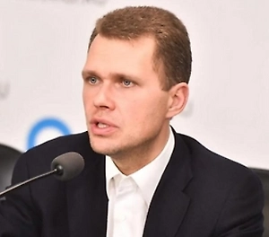 Майские праздники — это не только шашлыки и открытие дачного сезона, но и непредсказуемая погода. Чтобы отдых не омрачился, а работы спорились, собрал список самого необходимого. Погода в мае переменчива: днём может быть +20, а ночью — заморозки. Возьмите с собой то, от чего может разболеться голова или живот, а также пластыри, антигистаминные, средства от ожогов и репелленты от клещей. Май — время активности иксодовых клещей, и лучше перестраховаться. 