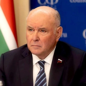 Какой-то наглостью запредельной вот такие вот заявления и угрозы на всех уровнях не являются. Это просто элементарное хамство, бытовое. Так, на уровне кухни. Знаете, как в коммунальной квартире на общей кухне. Подоляк, видимо, оттуда и вышел и туда же и вернётся в результате.