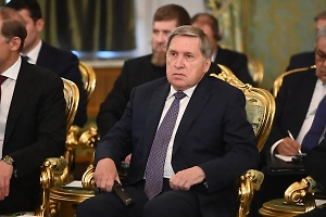 Ушаков: РФ не рассылала специальных приглашений иностранным гостям на 9 Мая