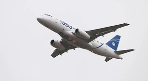 Чемезов: «Ростех» начнёт серийный выпуск импортозамещённых SSJ-100 с 2027 года