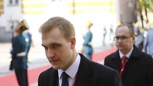 Николай Лукашенко приехал в Москву вместе с отцом на празднование Дня Победы