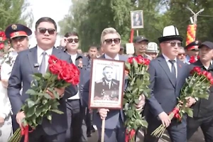 Николай Басков прошёл в строю «Бессмертного полка» в Киргизии