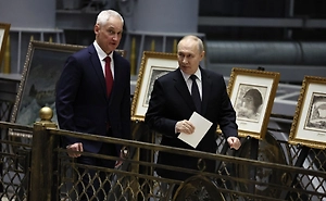 Путин коротко переговорил с Белоусовым после Парада Победы