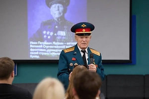 100-летний ветеран Лыткин, которого обнял Путин, снова приедет на парад в Москву