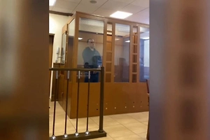 Побои и двойная жизнь: Россиянка на суде узнала о давней любовнице мужа