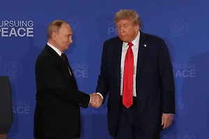 Ушаков: Поздравления Трампа от Путина звучали неформально, в духе их отношений