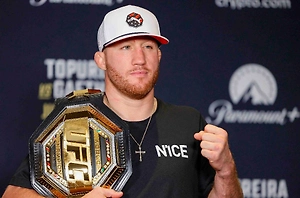 Гейджи совершил сенсацию года, нанеся Топурии первое поражение на турнире UFC в Белом доме