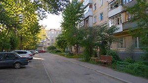 В Орле восстанавливают остекление и стены в атакованной БПЛА ВСУ многоэтажке