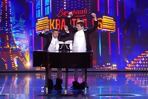 Зеленский играет на публику «и ещё на фортепиано», заявил Лавров