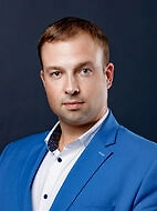 Основной мотив такого обмана всегда один — экономическая выгода. Продать товар низкого качества по цене премиального позволяет получить сверхприбыль. Разница в себестоимости между высококачественной ядрицей и дроблёнкой или между цельным длиннозёрным рисом и его ломом может быть многократной.