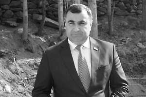 Глава ГБАО Таджикистана Мирзонабот погиб при падении машины в реку