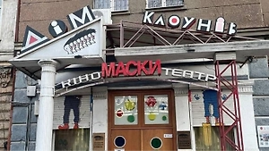 «Специально провоцируют»: Одесситы пытаются угробить русскоговорящую билетёршу театра «Маски»