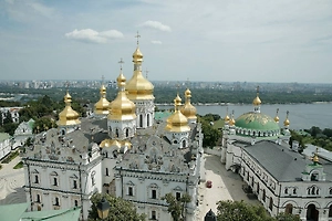 Киево-Печерская лавра частично открылась после пожара