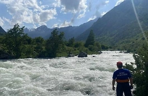 В КЧР ищут туриста и подростка, унесённых на реках Учкулан и Маруха