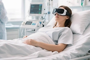 Проблемы с дыханием: Гинеколог выступила против модных родов в VR-очках