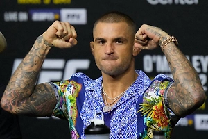 Бывший чемпион UFC Порье попытался подраться с полицейским в аэропорту Атланты
