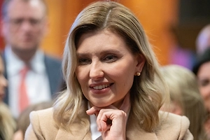 Зеленская так «страдала» по украинцам на интервью The Sun, что заулыбалась во весь рот