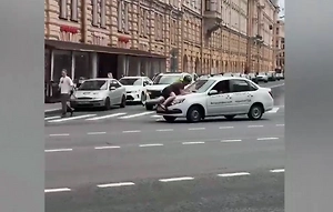 В Петербурге следившие за нарушениями ПДД специалисты сбили велосипедиста