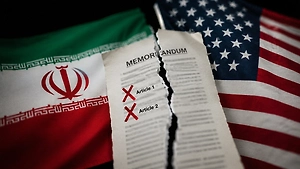 Советник Хаменеи обвинил США в нарушении двух пунктов меморандума с Ираном