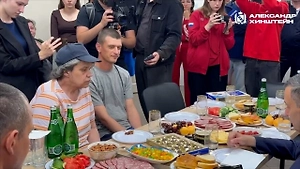 Содержали с уголовниками и жгли кожу: Что пережили куряне в украинском плену