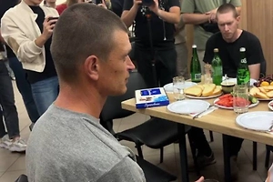 «Готовы были убить»: Освобождённый курянин рассказал об ужасах в тюрьме Винницы