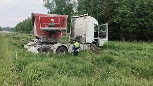 Суд на Урале отправил под домашний арест водителя фуры после ДТП с погибшей семьёй
