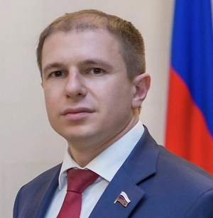 Это древнее имя, которое почиталось на Руси. Мальчиков, которые рождаются, можно было бы назвать Сипиридонами в праздник, который у нас два раза в год празднуют в Православной церкви. Я считаю, что это имя могло бы стать модным в современной России. Очень красивое имя. В том числе дедушка Владимира Владимировича Путина был назван именем Спиридон. Это очень символично.